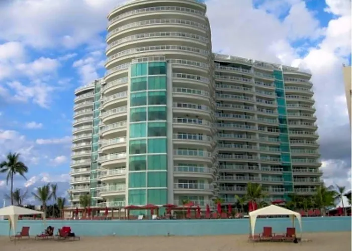 Bay View Grand Marina 1004s Hotel 4*