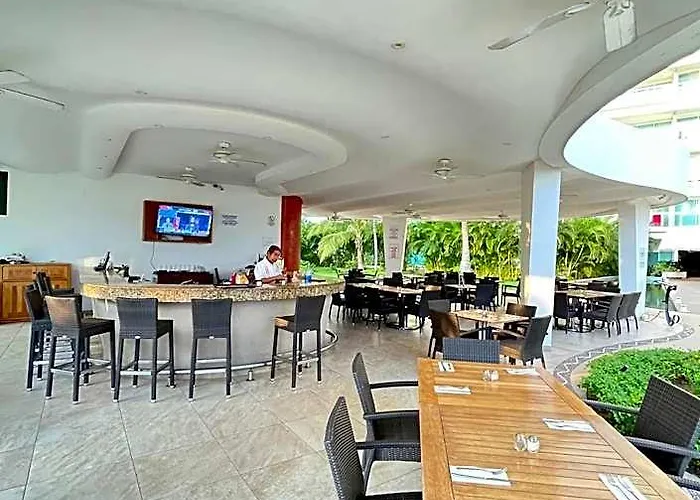 Bay View Grand Marina 1004s 4*